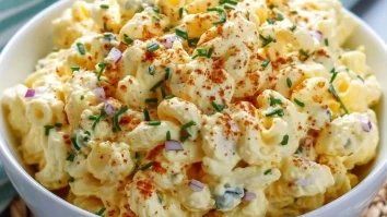 Cremiger Teufels-Ei-Makkaroni-Salat